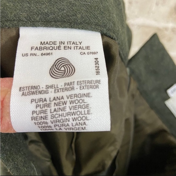 United colors of Benetton olive green wool skirt
Italy size 42 - Picture 5 of 10